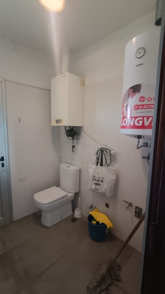 Alquiler de amplia casa - 3 Dormitorios - Pileta - ibarlucea - Sin garantia propietaria
