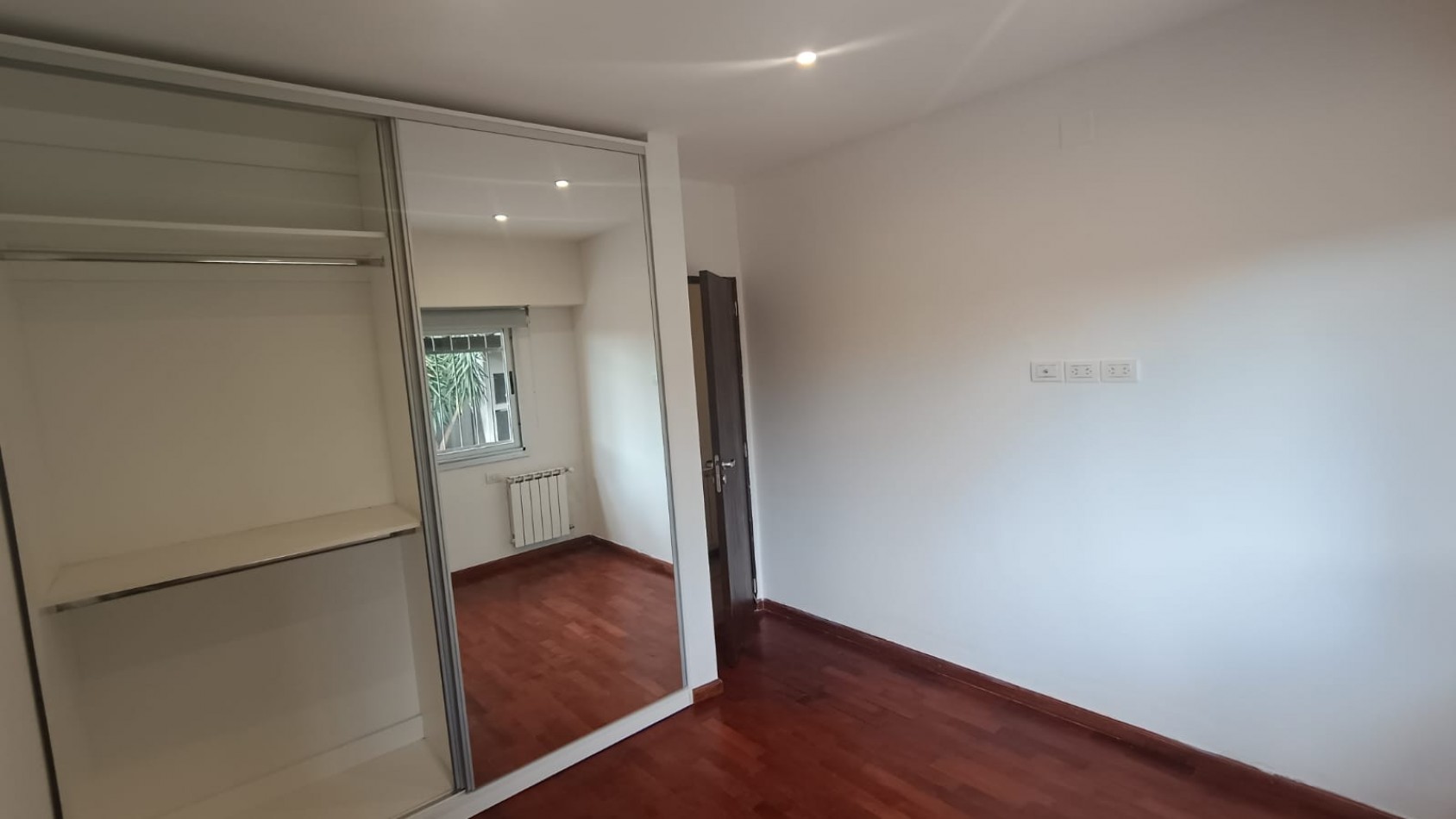 Alquiler de amplia casa - 3 Dormitorios - Pileta - ibarlucea - Sin garantia propietaria