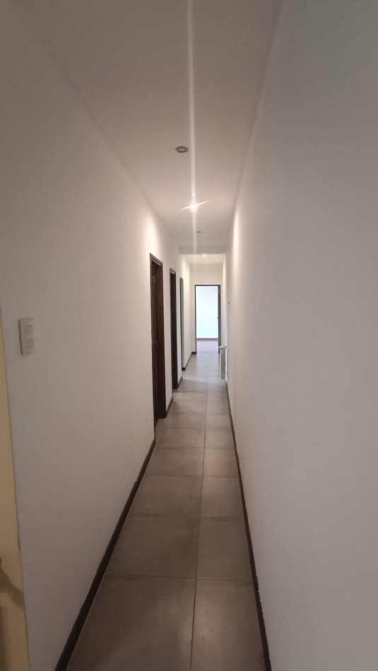 Alquiler de amplia casa - 3 Dormitorios - Pileta - ibarlucea - Sin garantia propietaria