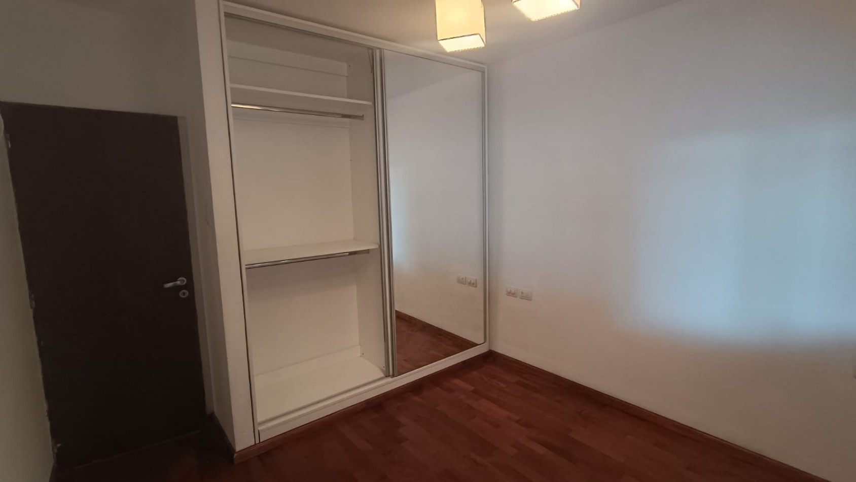 Alquiler de amplia casa - 3 Dormitorios - Pileta - ibarlucea - Sin garantia propietaria