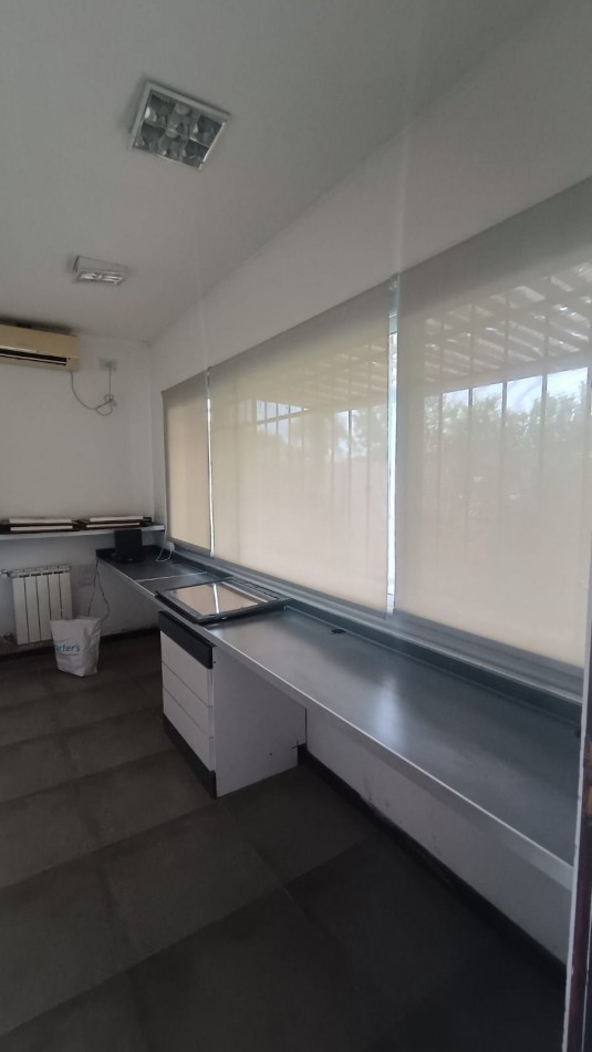 Alquiler de amplia casa - 3 Dormitorios - Pileta - ibarlucea - Sin garantia propietaria