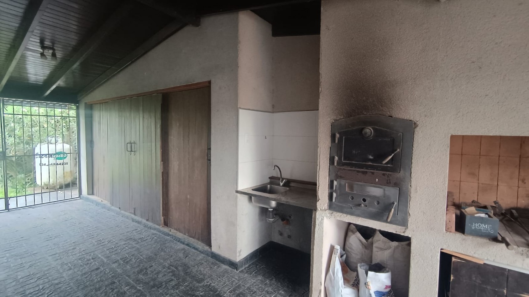 Alquiler de amplia casa - 3 Dormitorios - Pileta - ibarlucea - Sin garantia propietaria