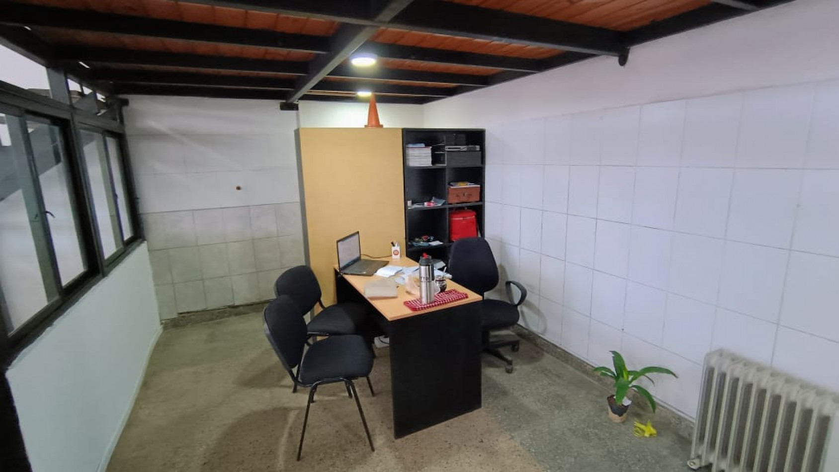  LOCAL COMERCIAL EN ALQUILER - 300 m² - PROVINCIAS UNIDAS - SIN GARANTIA PROPIETARIA