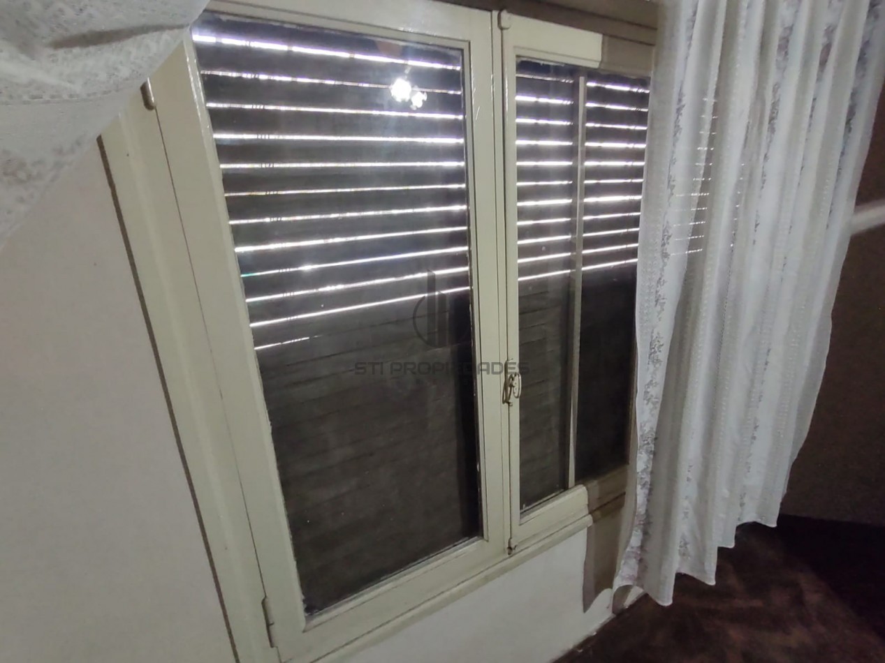 Alquiler casa de esquina - Cochera - Barrio Belgrano