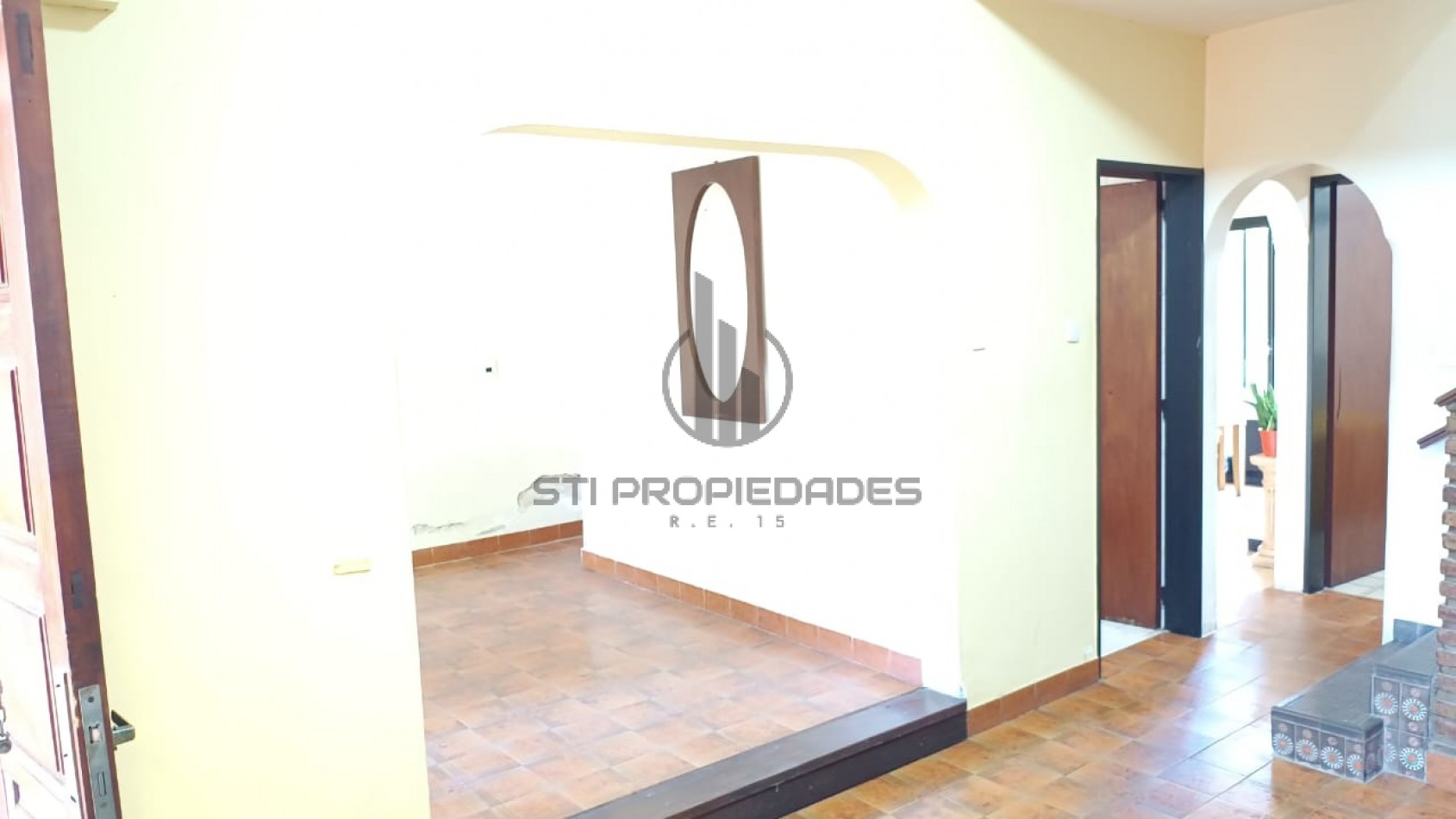 Venta de casa de 4 dormitorios con placares - 3 baños - Cochera - Lomas de Alberdi