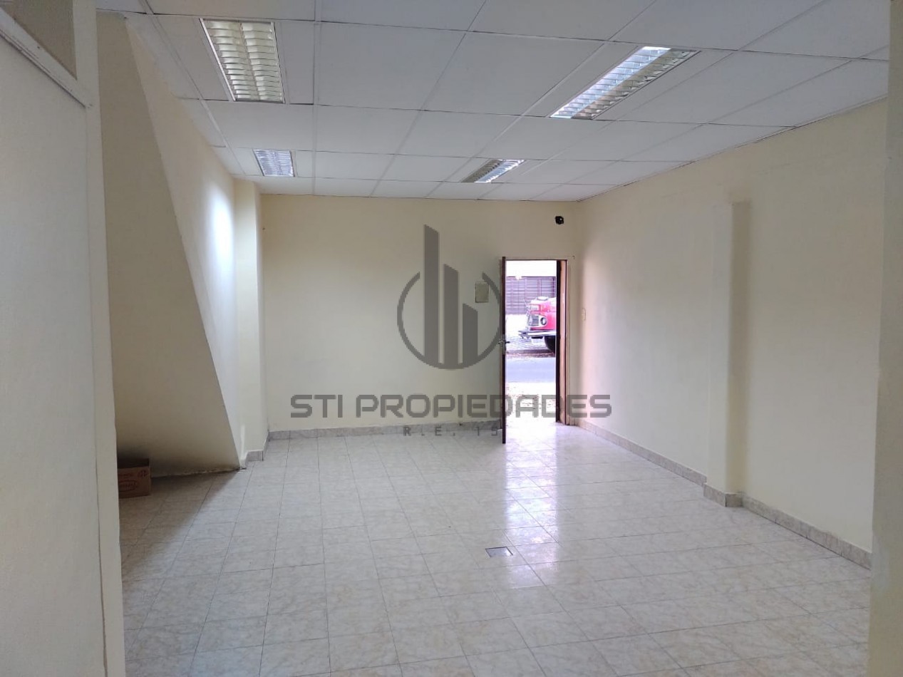 Venta de local en ochava - Barrio Azcuenaga