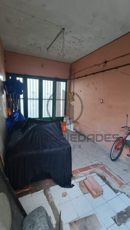 Venta de casa en Arroyito - ideal dos familias