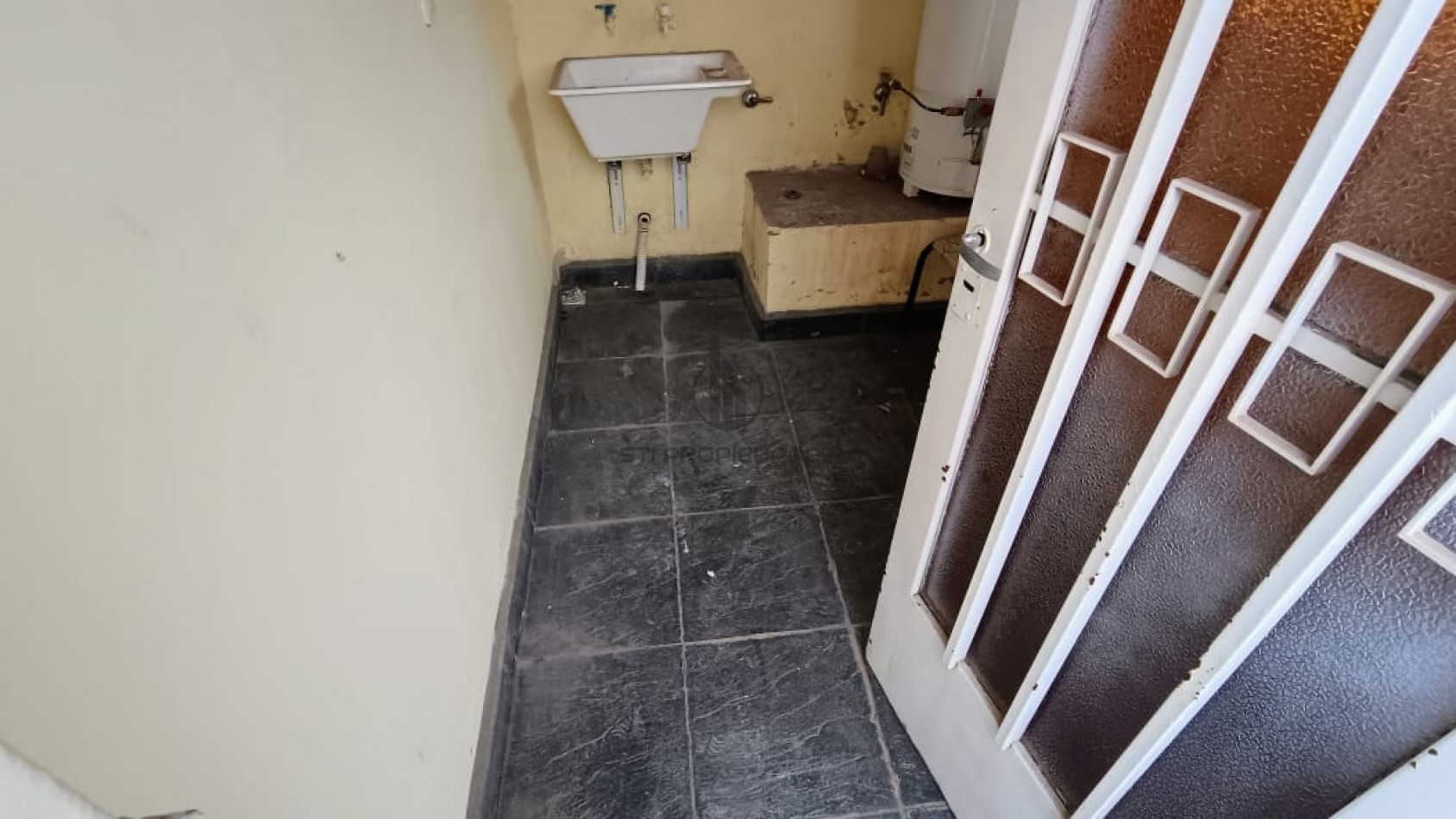 Alquiler de casa planta alta - dos dormiotorios