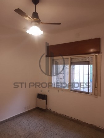 Venta de departamento de pasillo de un dormitorio - Patio - Terraza - Zona Hospitales