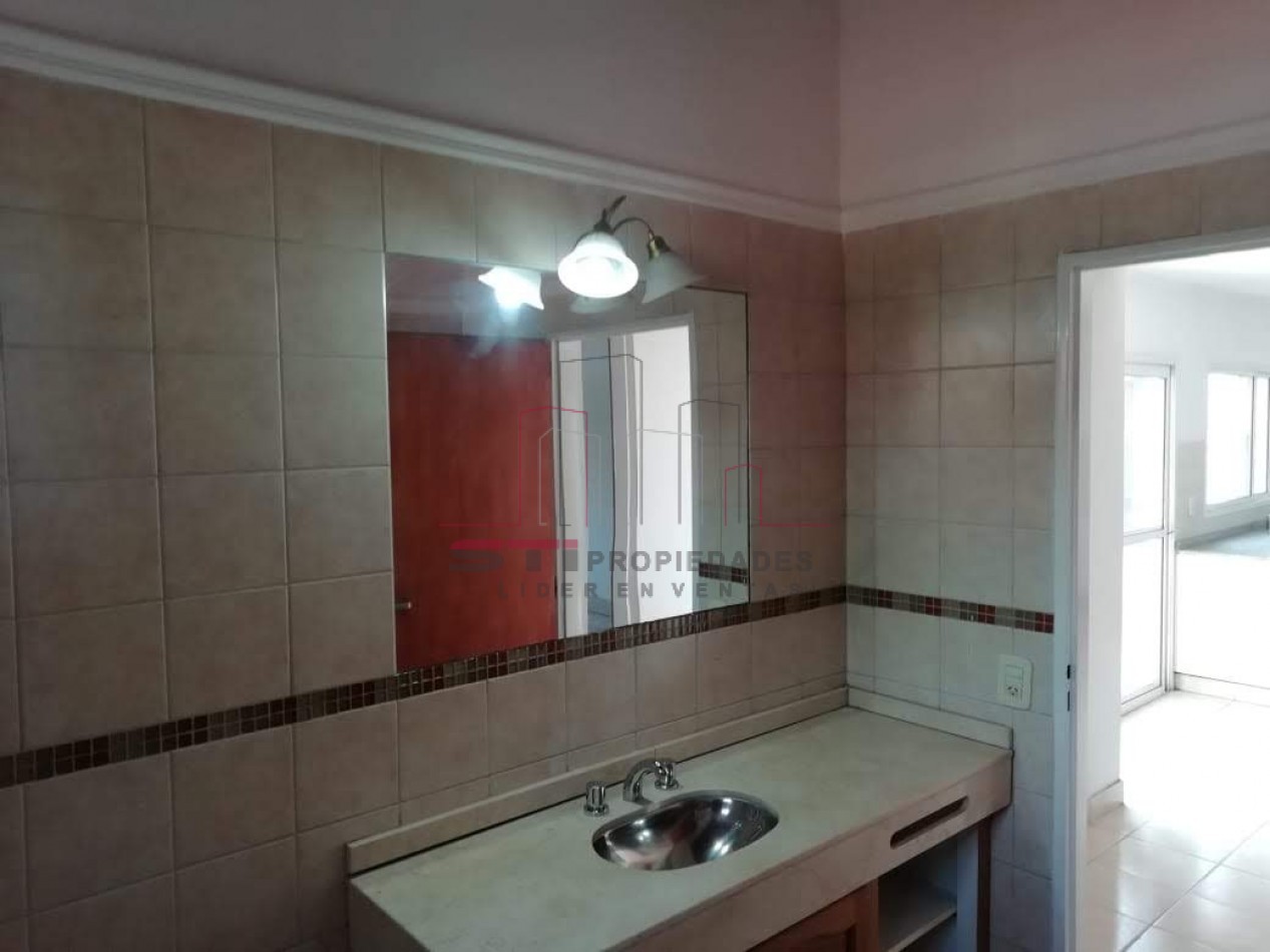 Condominio en Venta. Barrio Azcuenaga.