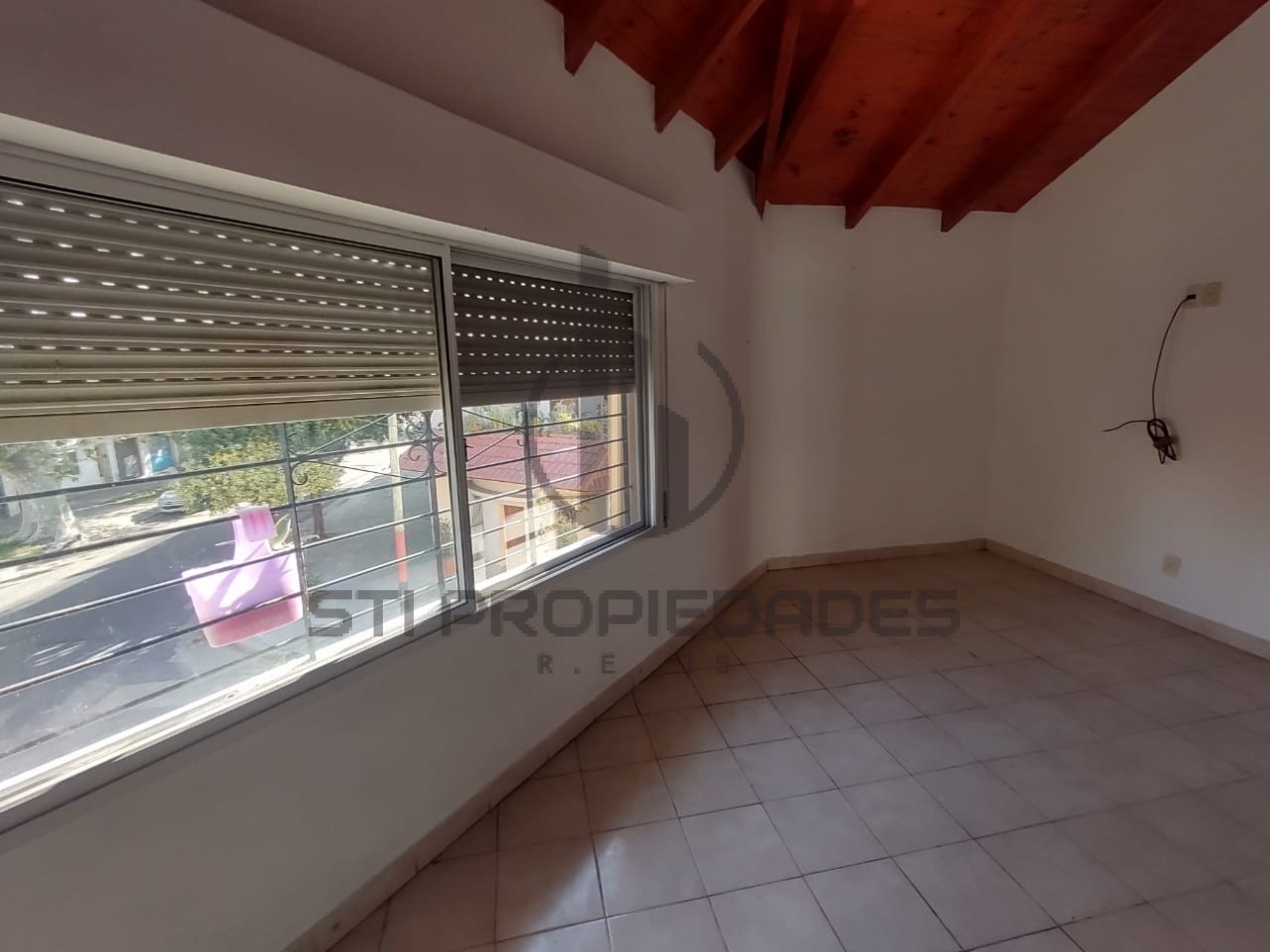 Casa planta alta en alquilar - Amplios ambientes