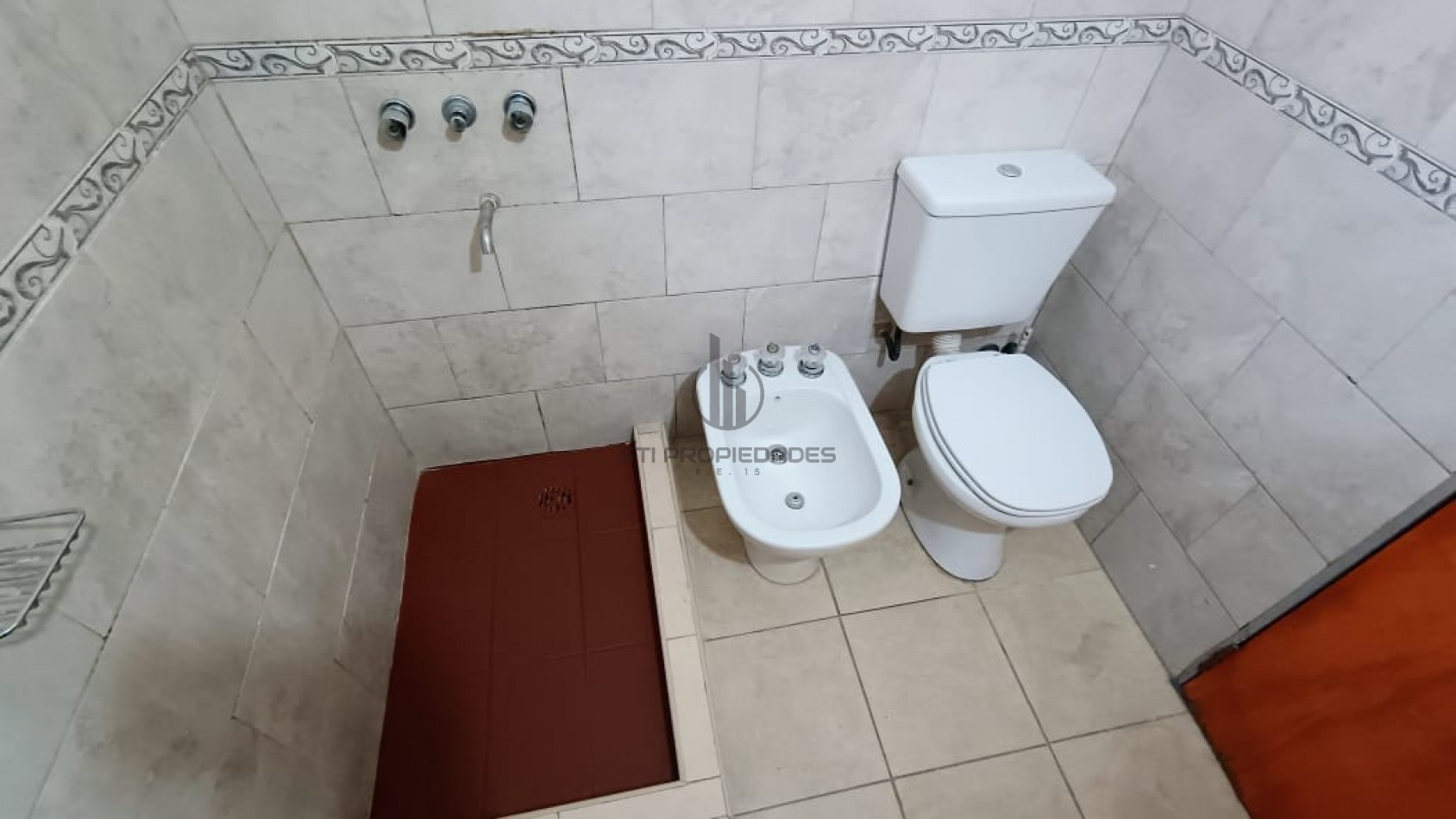 Alquiler de casa planta alta - dos dormiotorios