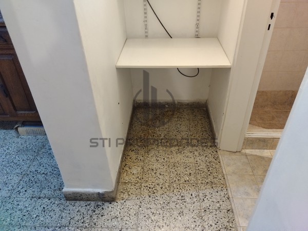 Venta de departamento de pasillo de un dormitorio - Patio - Terraza - Zona Hospitales