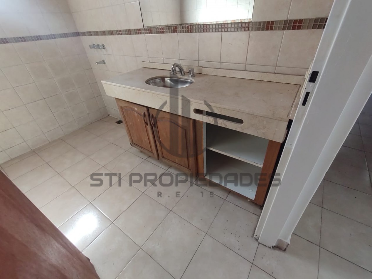 Casa planta alta en alquilar - Amplios ambientes