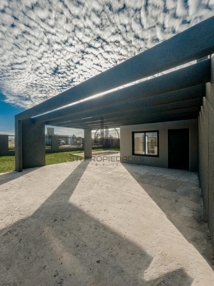 Venta de casa de dos dormitorios y pileta en Funes - A estrenar - Financiacion