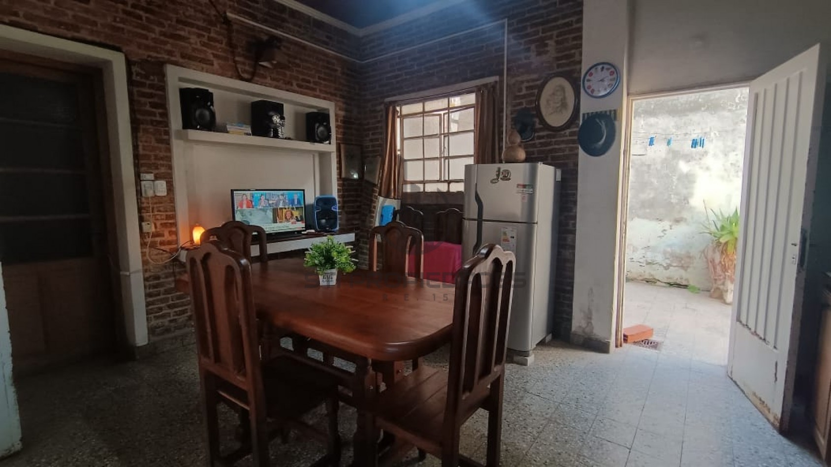 Venta de casa en Arroyito - ideal dos familias