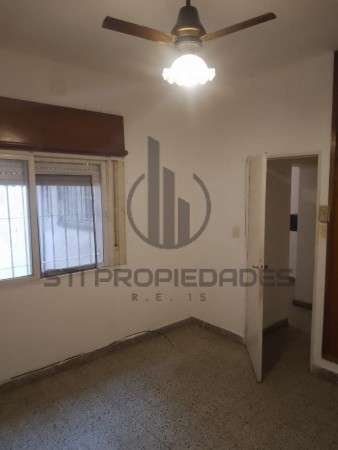 Venta de departamento de pasillo de un dormitorio - Patio - Terraza - Zona Hospitales