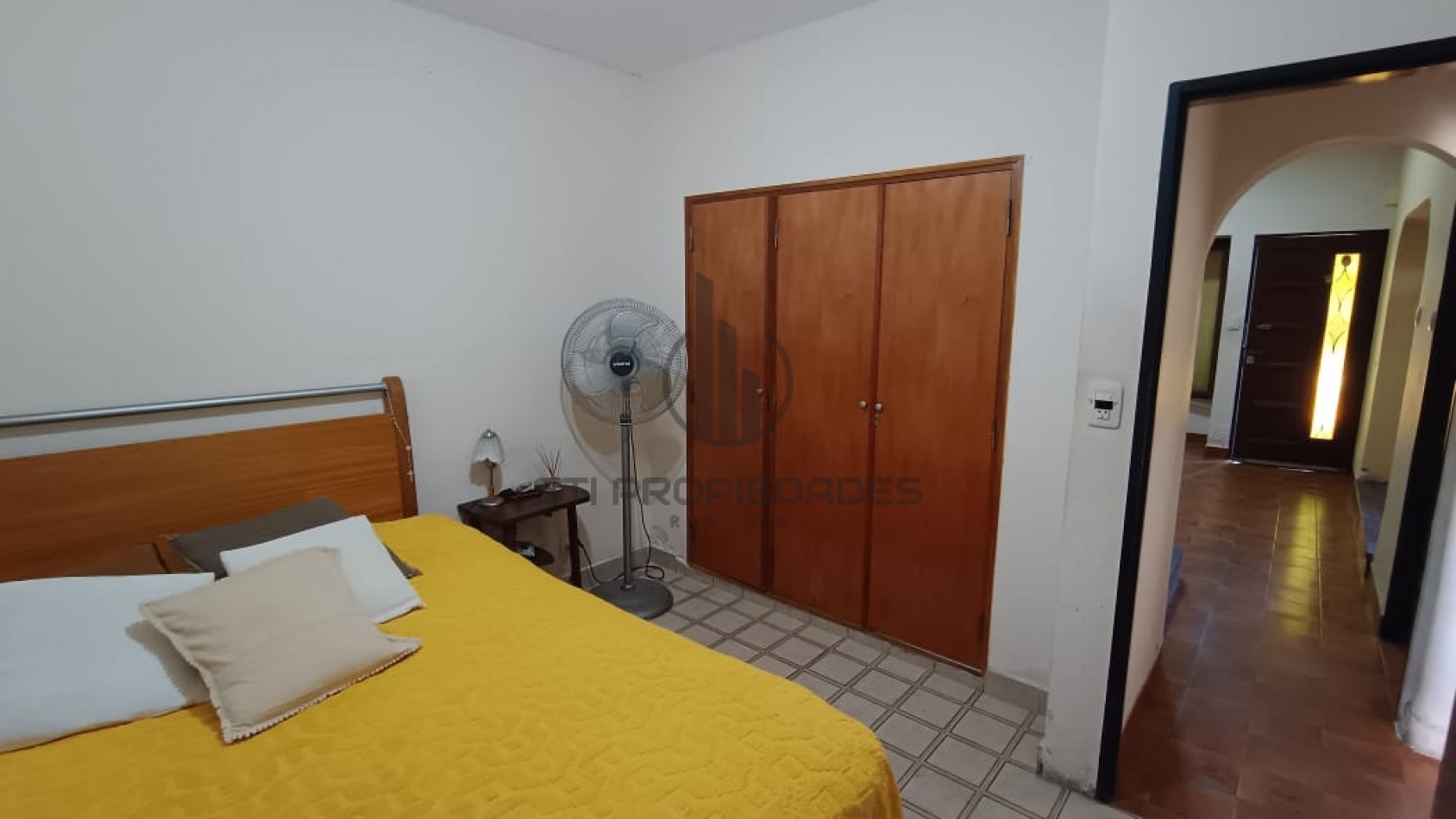 Venta de casa de 4 dormitorios con placares - 3 baños - Cochera - Lomas de Alberdi