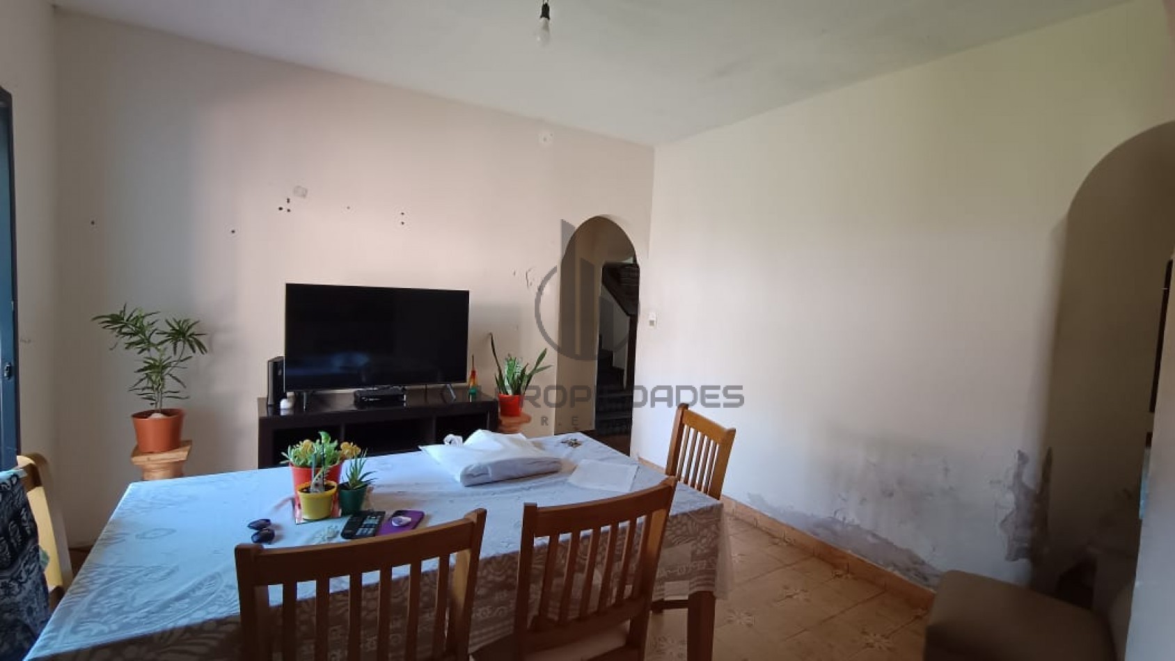 Venta de casa de 4 dormitorios con placares - 3 baños - Cochera - Lomas de Alberdi