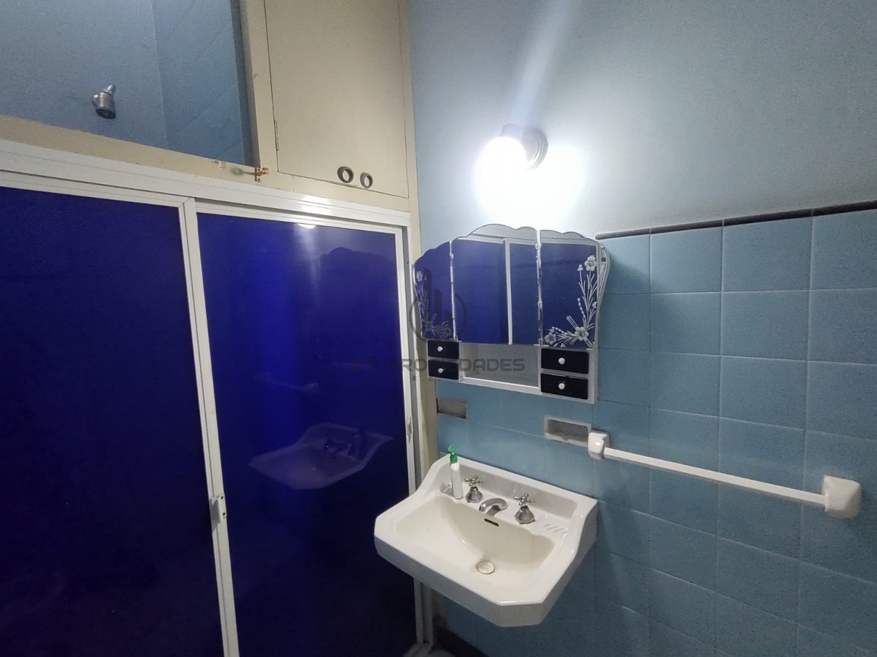 Alquiler casa de esquina - Cochera - Barrio Belgrano