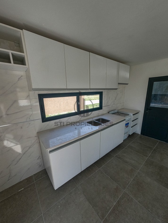 Venta de casa de dos dormitorios y pileta en Funes - A estrenar - Financiacion