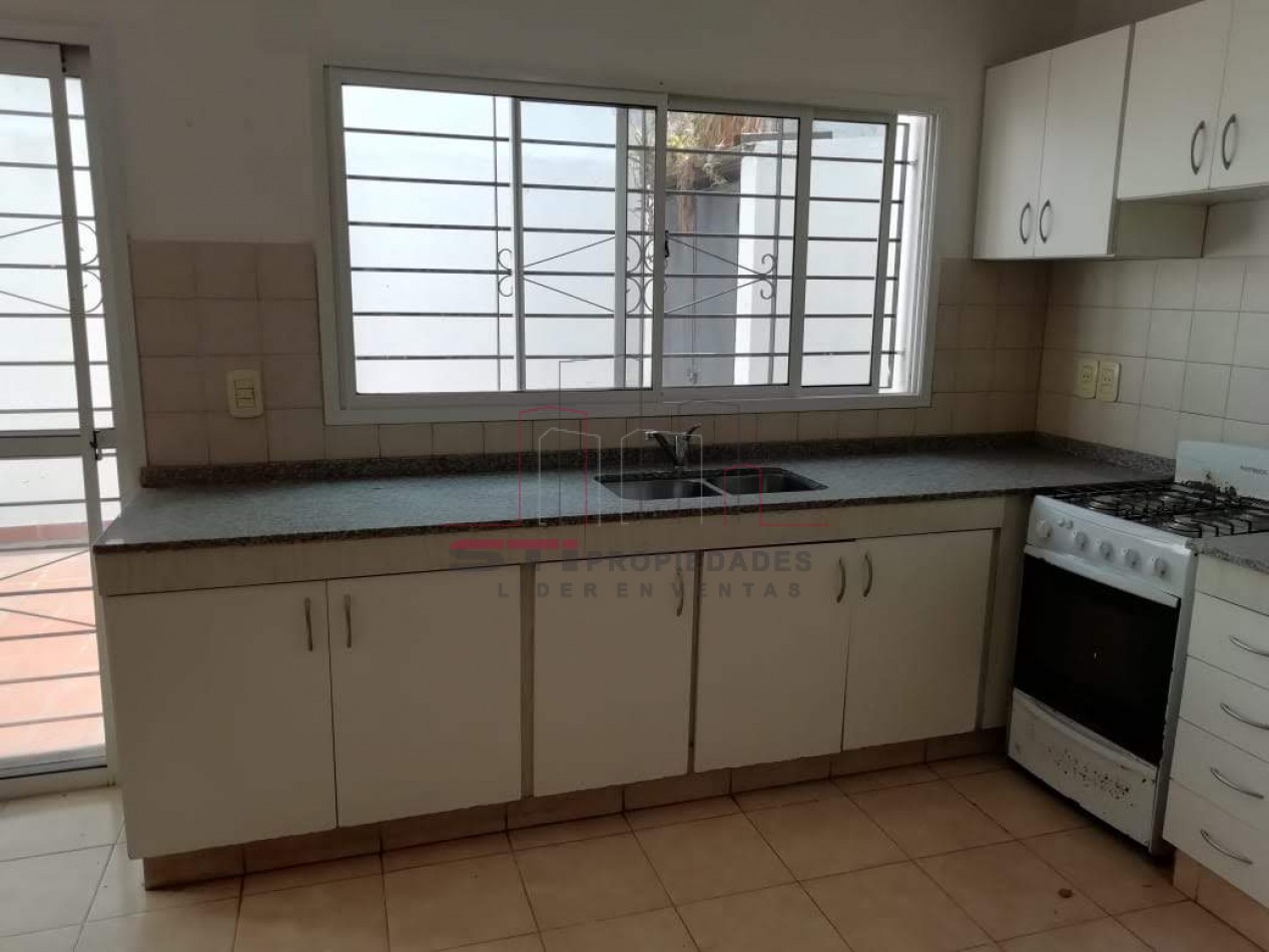 Condominio en Venta. Barrio Azcuenaga.