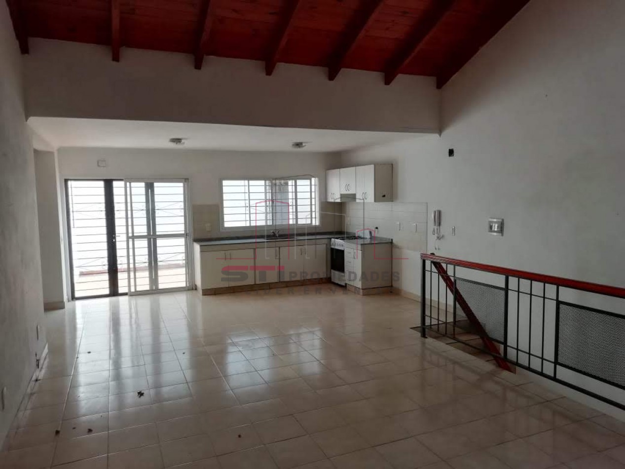 Condominio en Venta. Barrio Azcuenaga.
