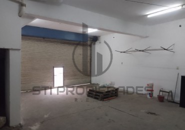 Venta de galpon en barrio Azcuenaga